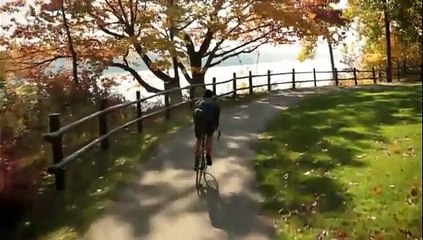 Les chutes du niagara en hélicoptère téléguidé