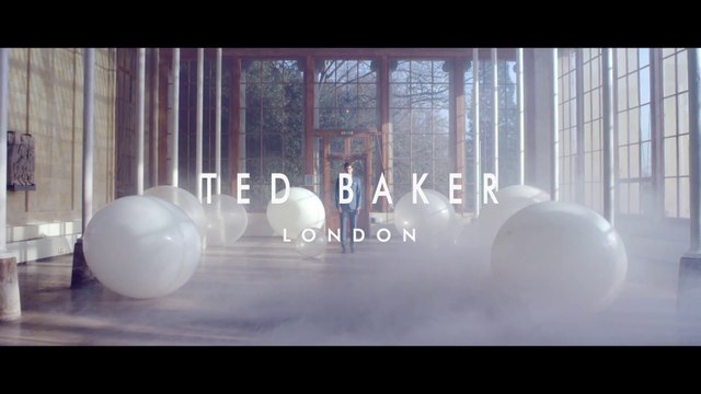 Ted Baker : Attacher le noeud