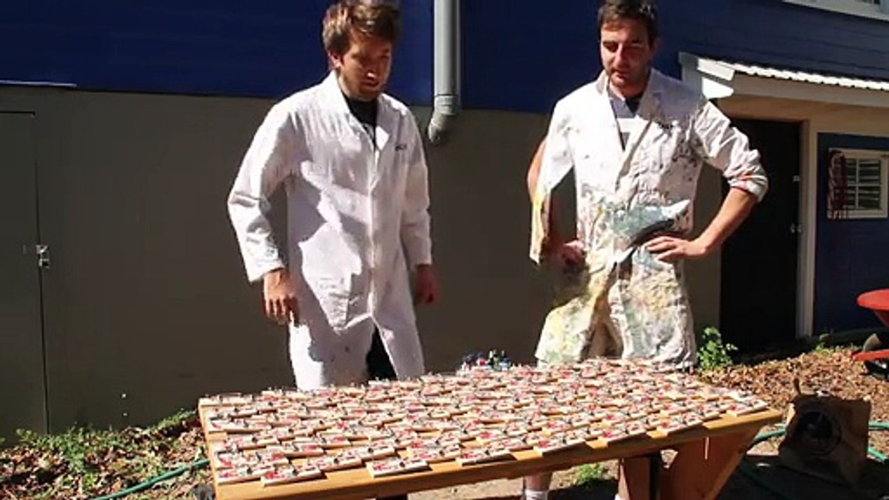 Des dixaines de pièges à souris déclenchés en slow motion !