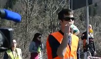 Faire le bruit d'une voiture de rallye avec une canette de bière c'est possible !