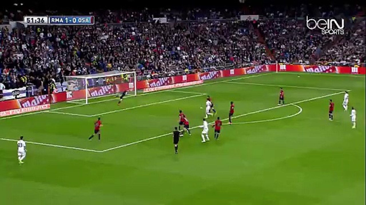 FOOT : Superbe lucarne de Cristiano Ronaldo !