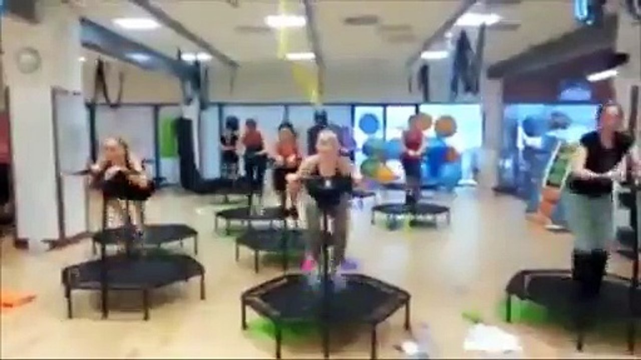 MDR !!! Nouveau style de fitness complètement dingue ! Sauter comme un cheval