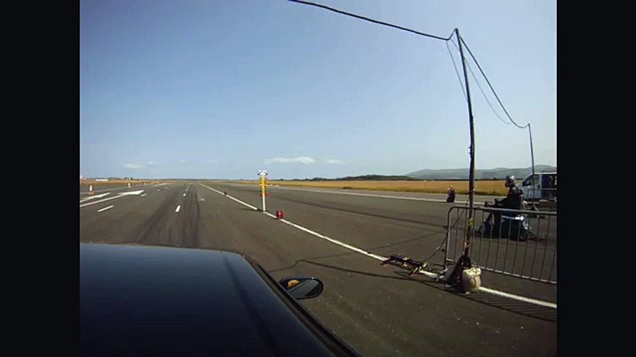 COURSE DE DINGUE ! Une BMW M3 VS une voiturette de vieux ! Vous allez être surpris !