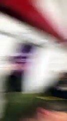 Partie de ping-pong dans le métro ! Très drôle !