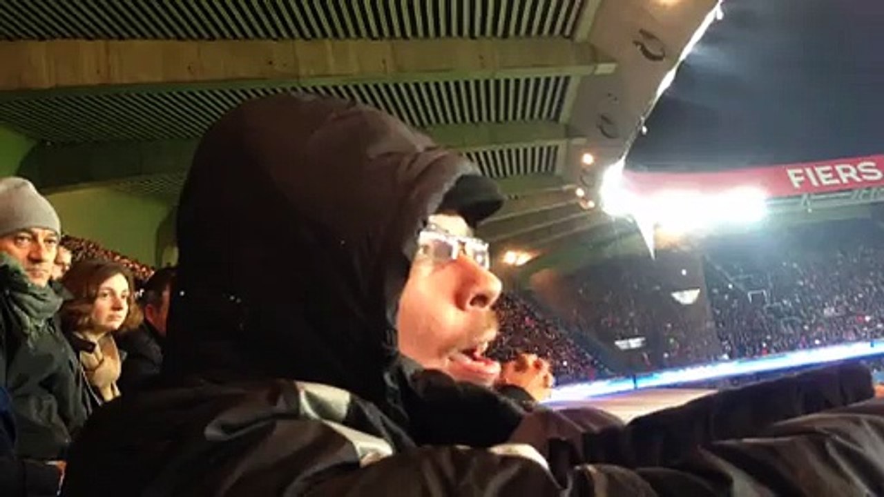 Un supporter du PSG complètement barré ! Je suis mdr !