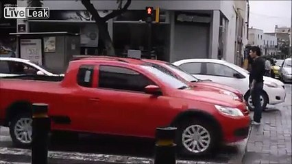 Arretez tout ! On a trouvé le plus grand justicier jamais vu !