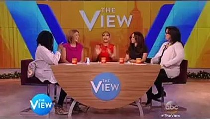 Oh My God ! Whoopi Goldberg lache un salle gros pet en direct !