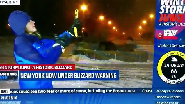 Ce que ce type fait en direct au journal est vraiment génial ! Regardez !