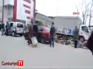 Cadde ortasında sille tokat park kavgası