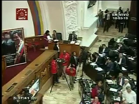 Diputados chavistas se burlan de diputada mientras el vicepresidente de la AN se ríe