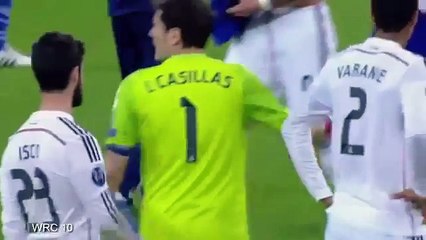 كاسياس يطلب من رفاقه تحية الجمهور الغاضب