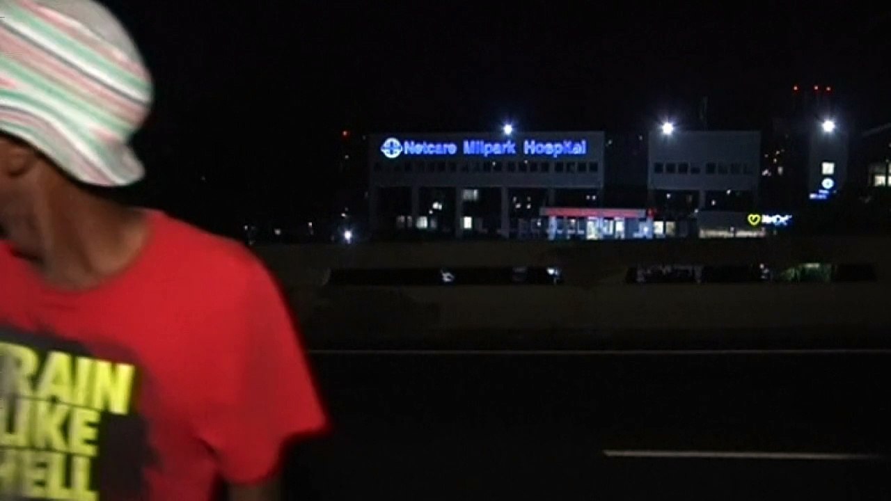 Reporter mugged at gunpoint on camera