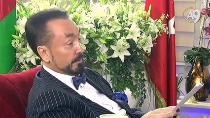 Necip Fazıl’ın şiirlerinde sırlar ve güzel bir derinlik var.