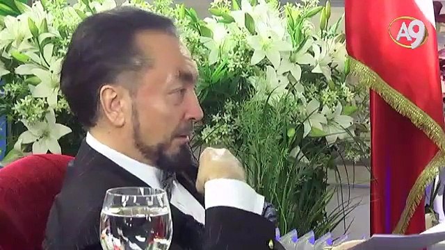 Evrimciler 1 tane ara fosil getiremiyorlar, bu Evrim teorisinin bittiğini gösteriyor.