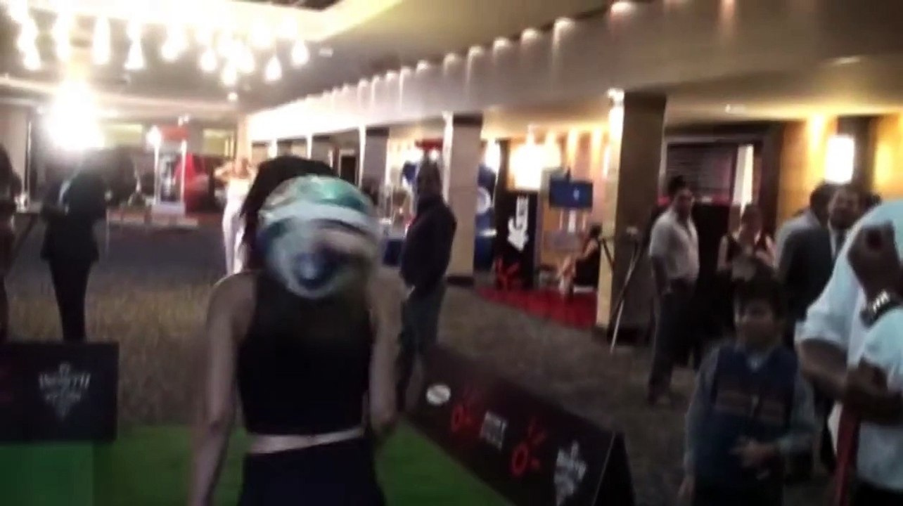 Fiorella Castillo vs Ecuadorian Legend Eduardo Hurtado ( Sexy Skills Show & Freestyle ) 2015