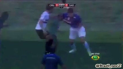 كوبري اليكسندر باتو في لاعب ريال مدريد لوكاس سيلفا