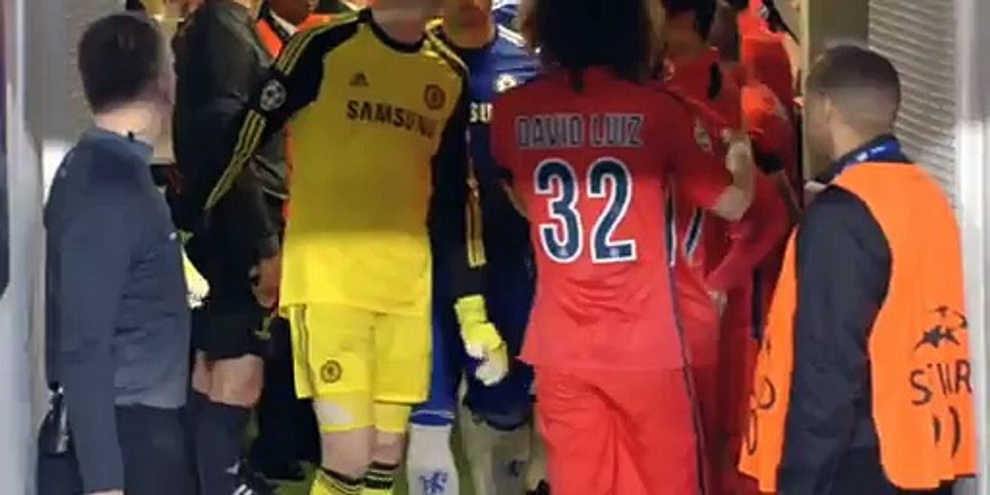 David Luiz Push it on Branislav Ivanović - Chelsea vs Paris SG 2015