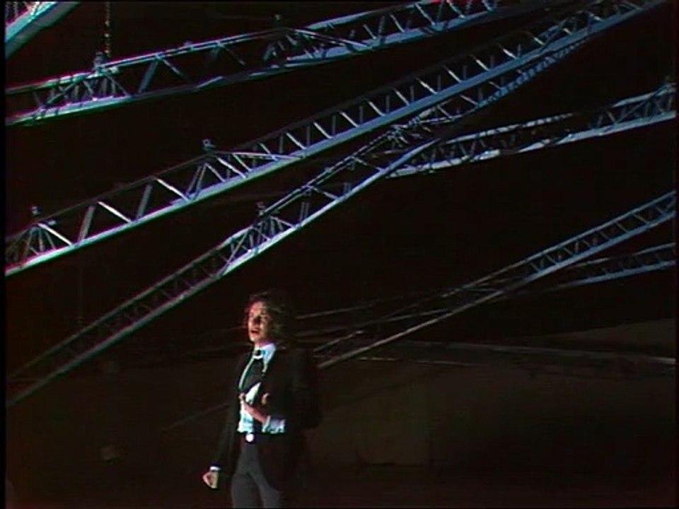 MICHEL SARDOU chante "LE CURE"