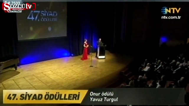 Cem Yılmaz, SİYAD ödül törenine damga vurdu