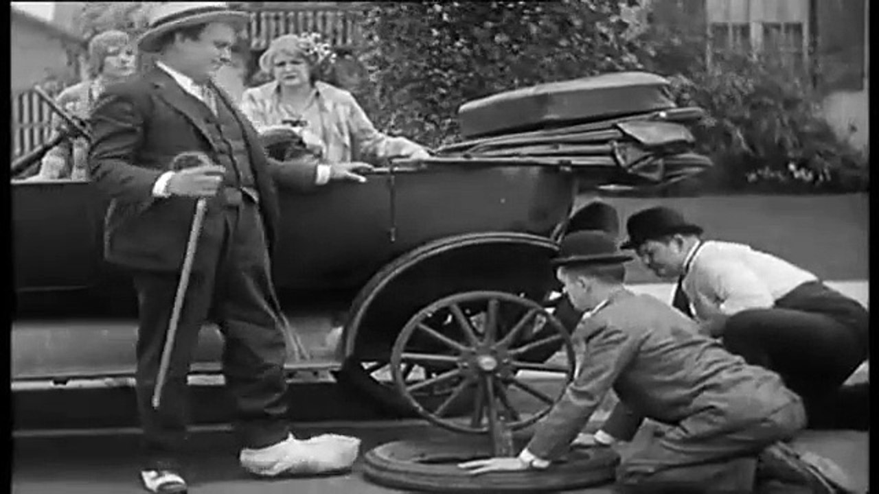 Laurel & Hardy: Perfect Day (1929) - Trailer