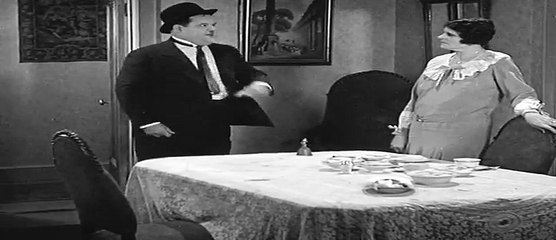 Laurel & Hardy: Hog Wild (1930) - Feature