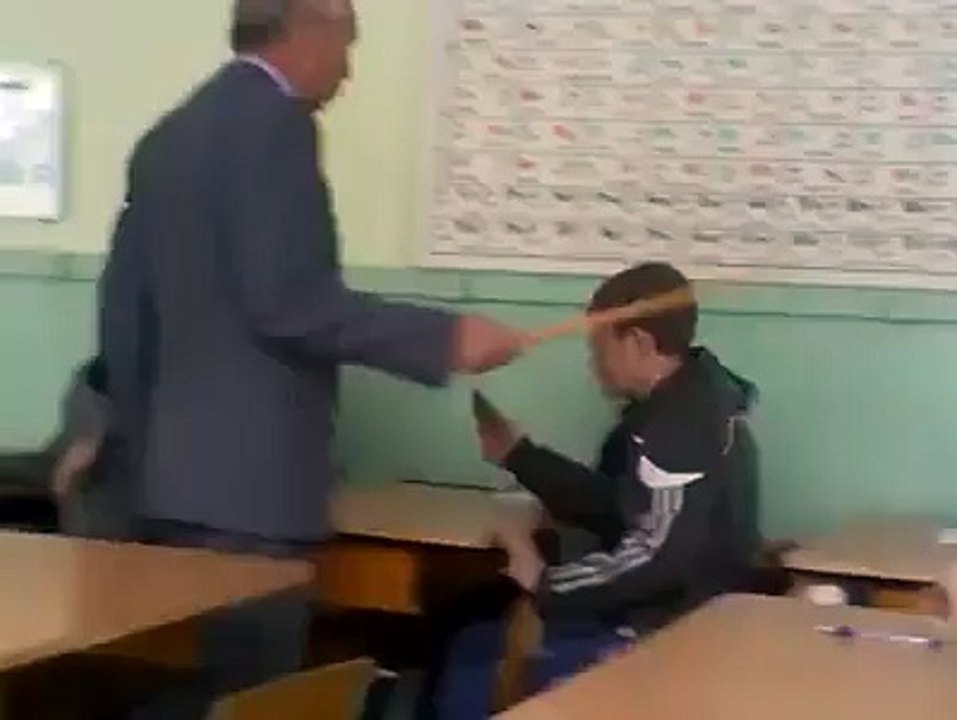 student fight with teacher