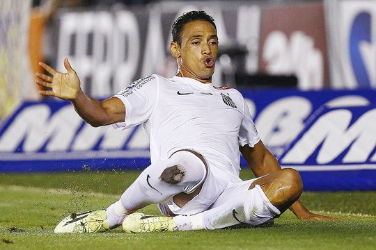 Marcelo Fernandes exalta Ricardo Oliveira e veteranos do Santos