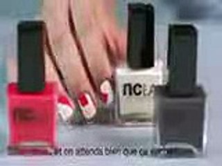 technique nail art graphique scotch striping tape