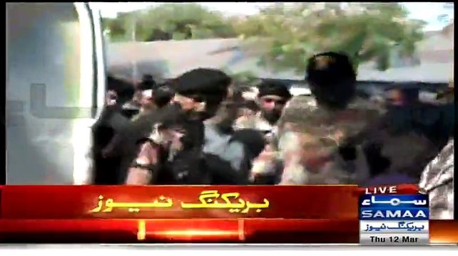 Rassi Jal Gayi Par Bal Nahin Gaya - MQM's Amir Khan Making Victory Sign After ATC Hearing Today