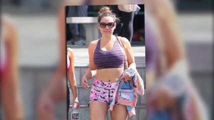 Kelly Brook se luce en unos shorts diminutos para LA Bootcamp