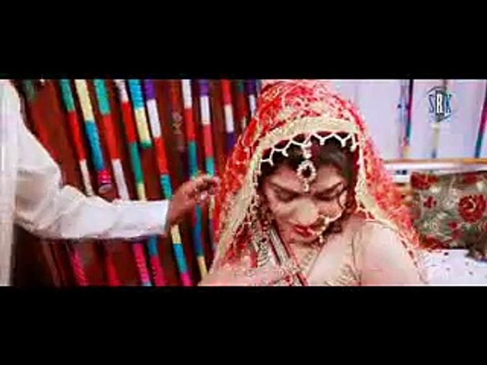 Gori Deda Tu Aapan Jawani - Hot Bhojpuri Movie Song_clip1