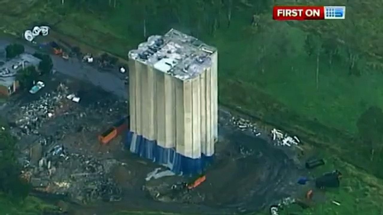 A giant building implosion in Australia goes wrong爆破大廈失敗