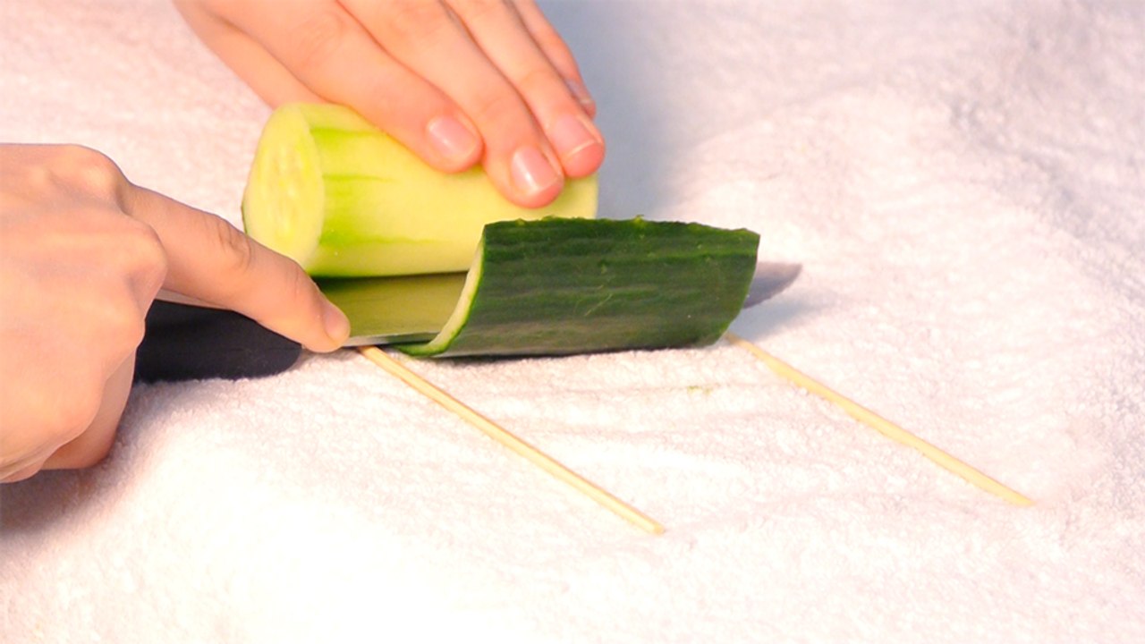 Cucumber: Roll & Peel