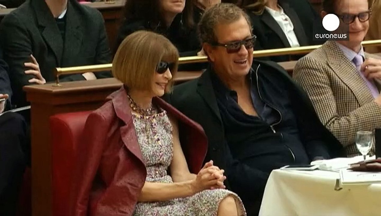 Chanel und croissants im grand palais