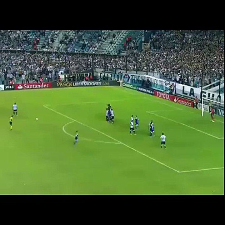 Inteligente saque de falta