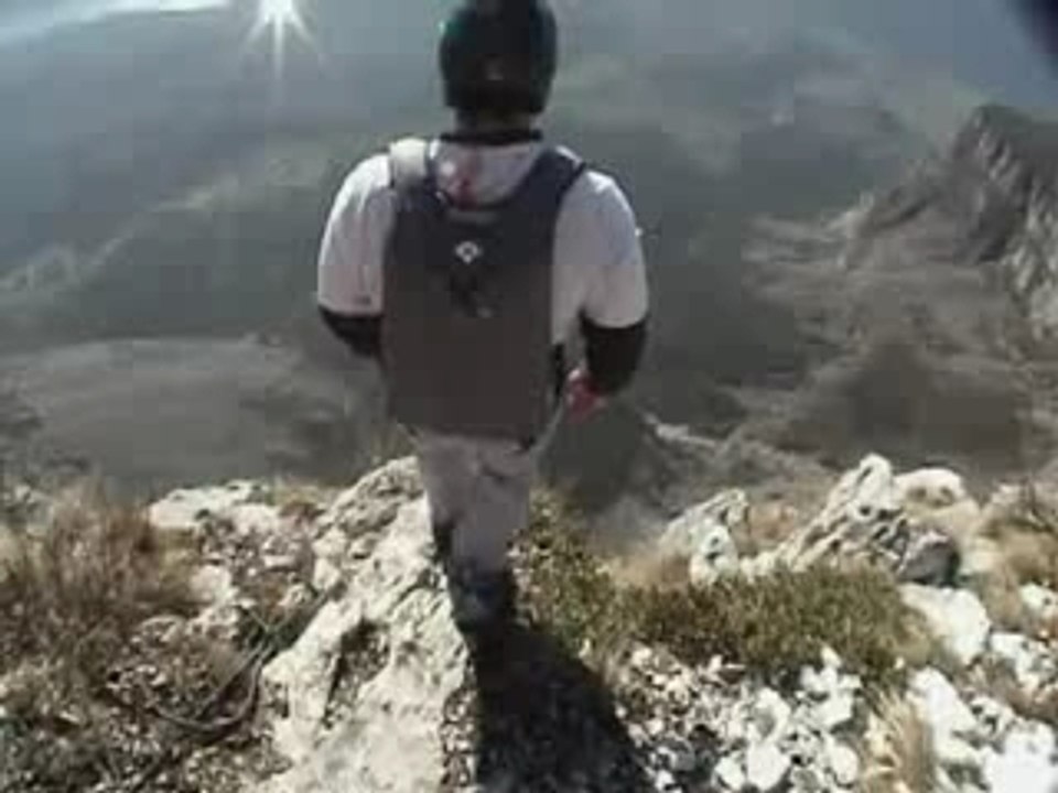 BASE jump - brento italie 900m