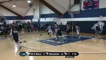 La passe de alley-oop dans le dos du milieu du terrain de Jalen Adams