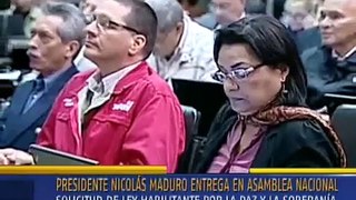 (Vídeo) Palabras Pdte.Maduro al entregar Ley Habilitante Antiimperialista en AN 10.03.2015 (2/3)
