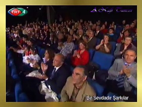 BİR SEVDADIR ŞARKILAR KOROSU & Bilge ÖZGEN *Susamış Topraklar Gibi Gönüller*