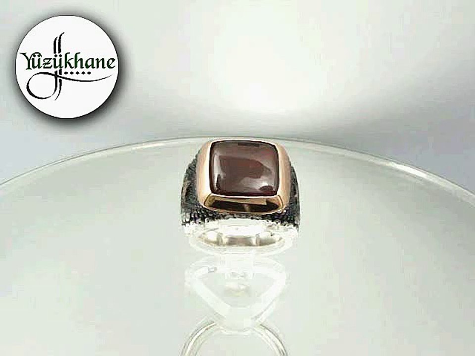 Kırmızı Akik Taşlı, Kenarları İşlemeli Gümüş Yüzük