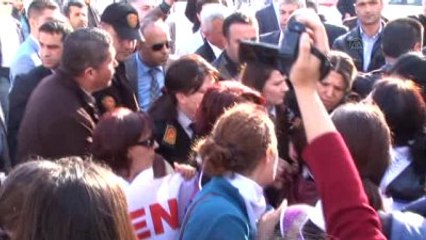 Dünya Kadın Yürüyüşü Üyeleri, Eylem Yaptı