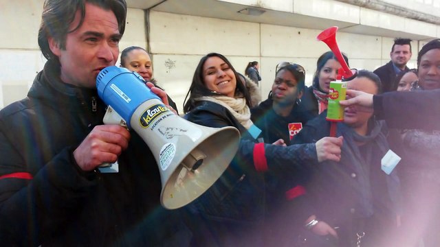 FAITES DU BRUIT ! Manif des salariés en grève de Pitney Bowes devant le siège