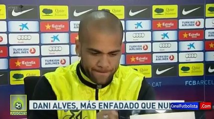 Dani Alves llamó "mierda" al diario Marca por afirmar que fichó por PSG
