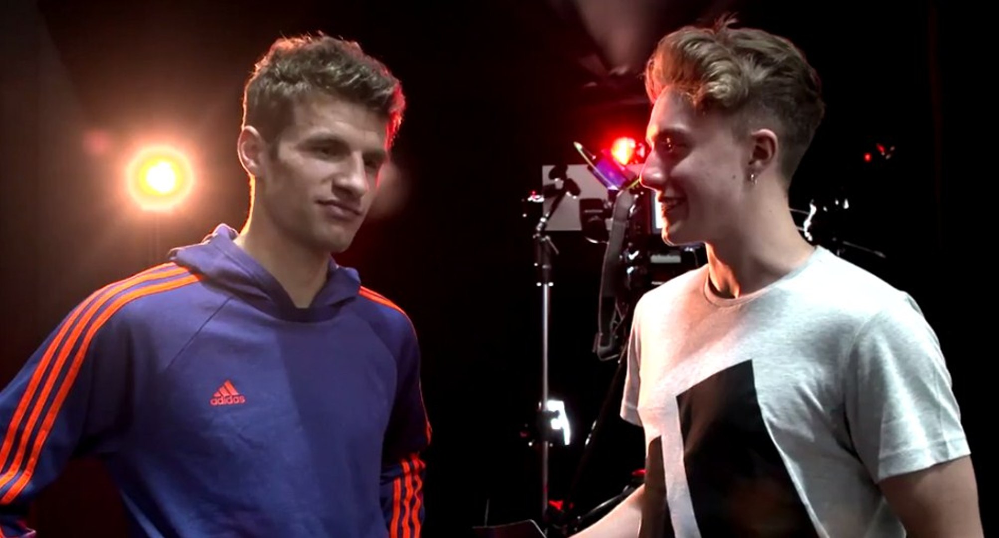 Funny interview with an english speaking Thomas Müller - video Dailymotion