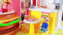 Frozen Anna's Kids Dream Toby Eats McDonald's BIG GIANT Hamburger Surprise Shopkins Toy Drive Thru