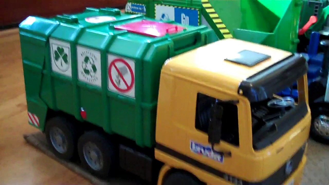 GARBAGE & TRASH TRUCK HARD AT WORK FOR KIDS  MrBigTrucks101