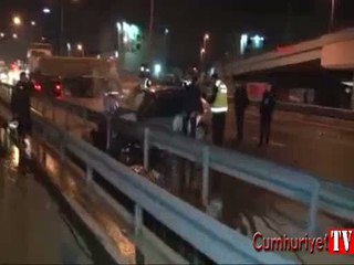 Köprüye sıkıştı, kazaya neden oldu, trafik 1 saat kapandı