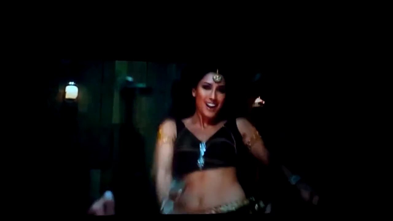 Billi ft. Mehwish Hayat (Official Namaloom Afraid)