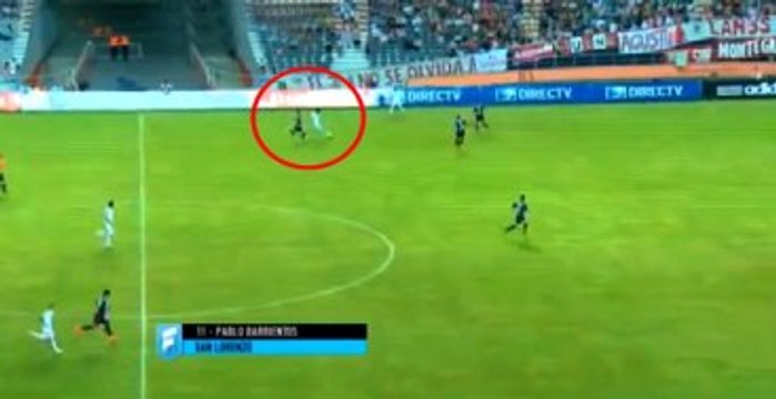 Orta Sahadan Kaleciyi Avladı