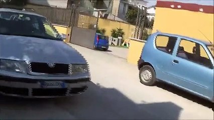 Aversa (CE) - Strade gruviera, "riaffiorano" i binari della vecchia Alifana (12.03.15)